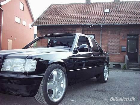 Mercedes Benz 190E 2,3 Turbo - Status billede, nu varer det ikke længe :o) billede 12