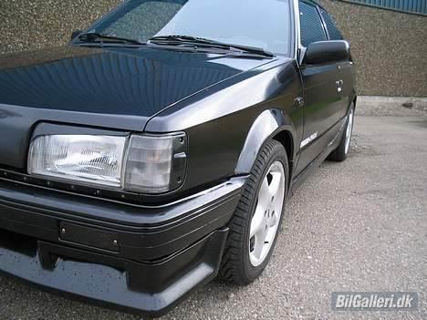 Mazda 323 1.3GT *SOLGT* - Blink lys er flyttet op ved siden af positionslyset :) billede 12