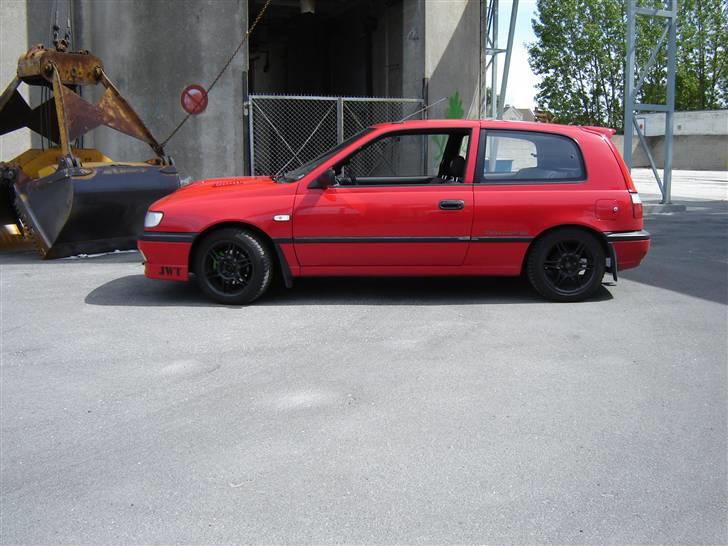 Nissan Sunny "Gadekrydset" - Spoileren fra gti modellen pyntede sku noget på den bagende :D billede 7