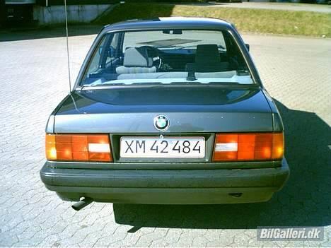 BMW 318i E30 *Solgt* - Ved godt baglygterne er kedelige.. Men kan ik helt bestemme mig for hvilke andre jeg helst vil have... billede 4