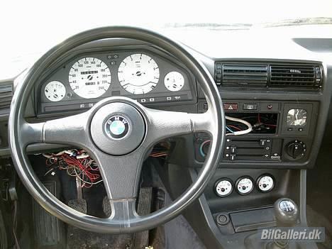 BMW 320i e30 billede 5