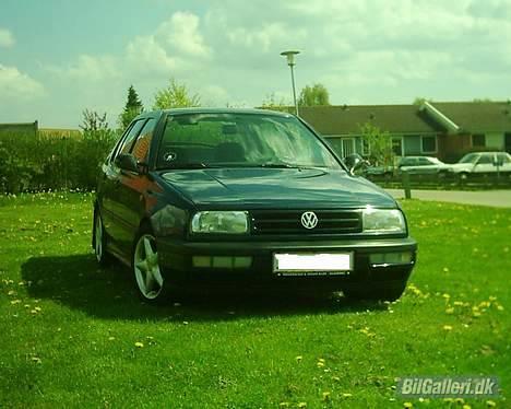 VW Vento(total skadet) billede 1