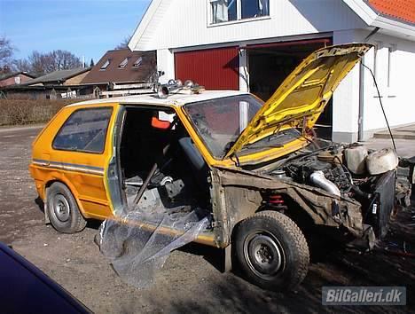 VW Golf II (Folkeracer)SOLGT - Sådan så den ud da jeg fik den fuck den var voldtaget hehe... billede 11