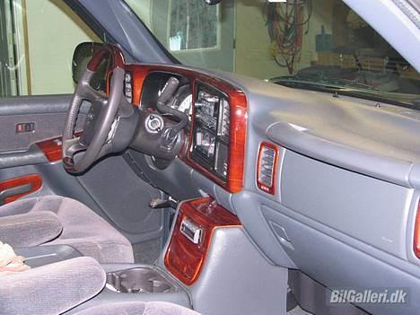 Chevrolet GMC SIERRA 4x4 Z71 - nyt interiør i "dark rosewood" billede 11