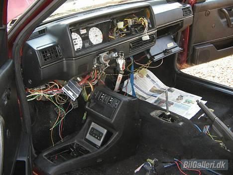 VW golf 1,8 GTI 16v  - varmeaperatet + tændningslås er sku lige stået af... for satan det stikker... billede 6