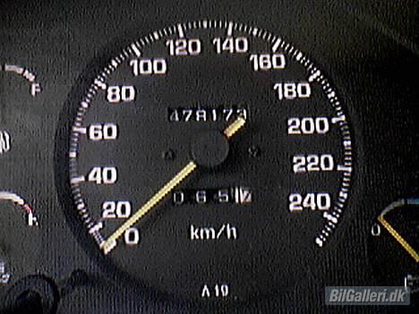 Toyota Celica 1.6i gt *SOLGT* - Cool nok speed`o`metret går til 250. selvom jeg ikk tror den går en dag over 200.. Jeg er glad for mit pap.. billede 7