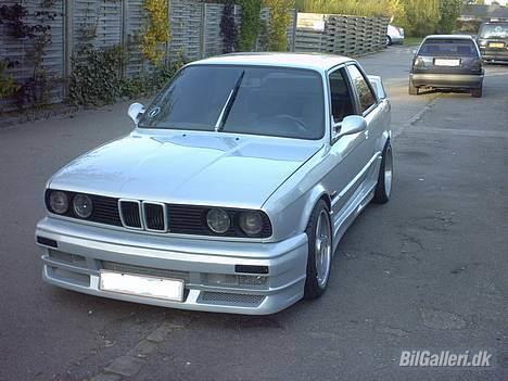 BMW 325i billede 1