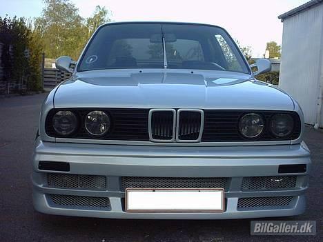 BMW 325i billede 2