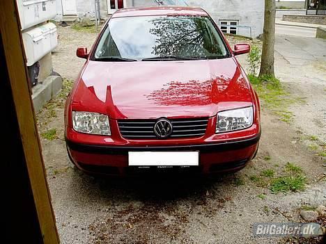 VW Bora *SOLGT* - den kunne godt trænge til en vask! billede 2