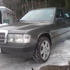 Mercedes Benz 190 2,5