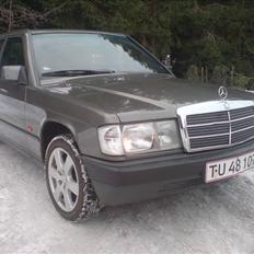 Mercedes Benz 190 2,5