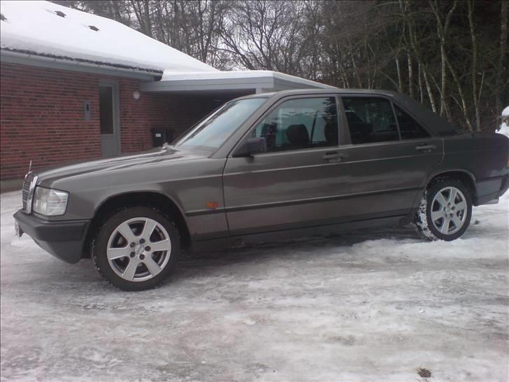 Mercedes Benz 190 2,5 billede 1