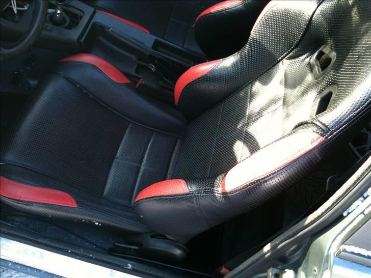 BMW E30 320i SOLGT billede 4