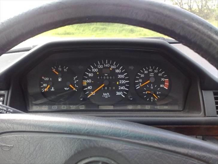 Mercedes Benz 300 e-24 billede 6