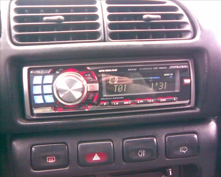 Nissan sunny N14 totalskadet - Alpine CDE-9882RI  billede 12