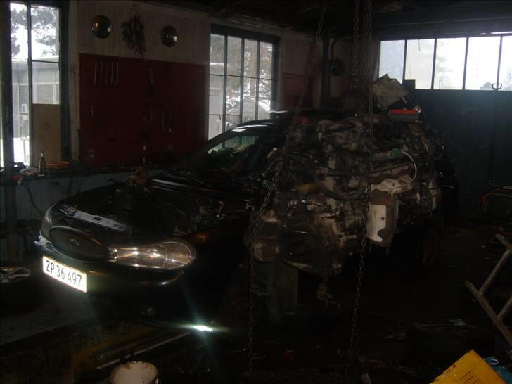 Ford Mondeo 2,5 v6 BYTTET billede 10