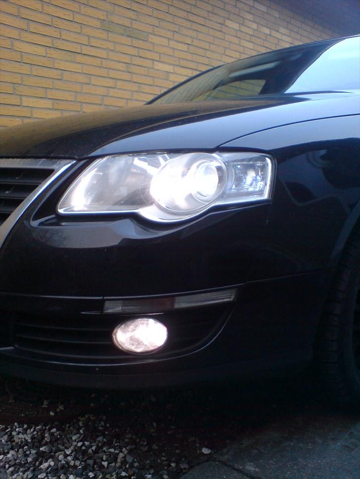 VW Passat 3c Variant 170 TDI - Mtec pære i nær-/ fjern- og tågelys  billede 10