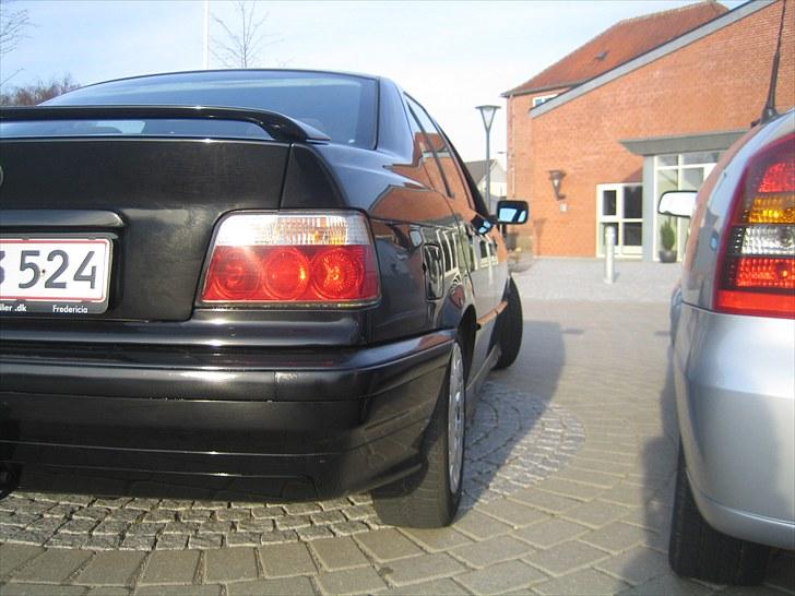 BMW e36 318i   SOLGT billede 17