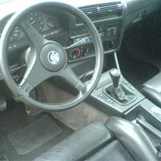 BMW E30 320i solgt
