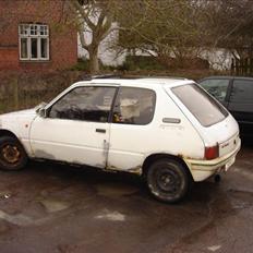 Peugeot 205 skroted