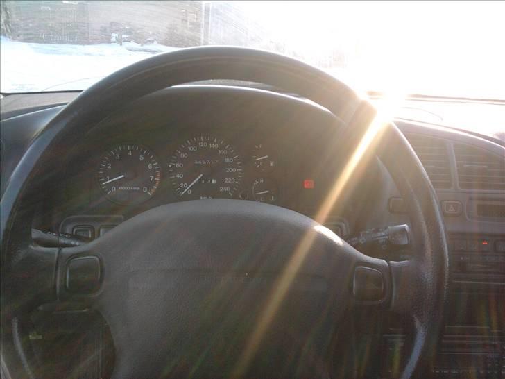 Mazda 323F mk VIII GLX billede 8