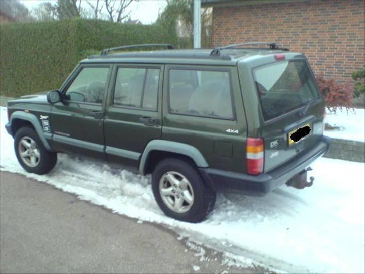Jeep Cherokee Sport 2,5 TD Van billede 2