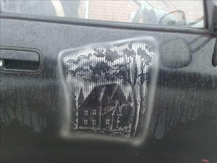 Opel combo - fyldt med underlige tegninger billede 9