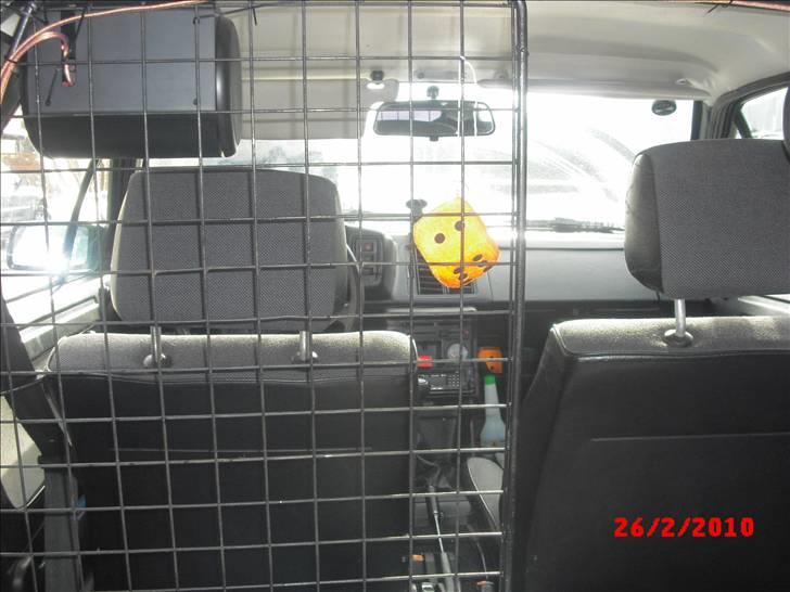 VW Scirocco SOLGT!!!! Solgt! - Højtalere er monteret i "hundegitteret". billede 4