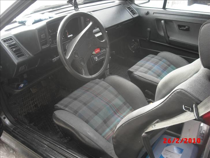 VW Scirocco SOLGT!!!! Solgt! - Lidt kedeligt interiør, men det er jo standarden på bilen billede 6