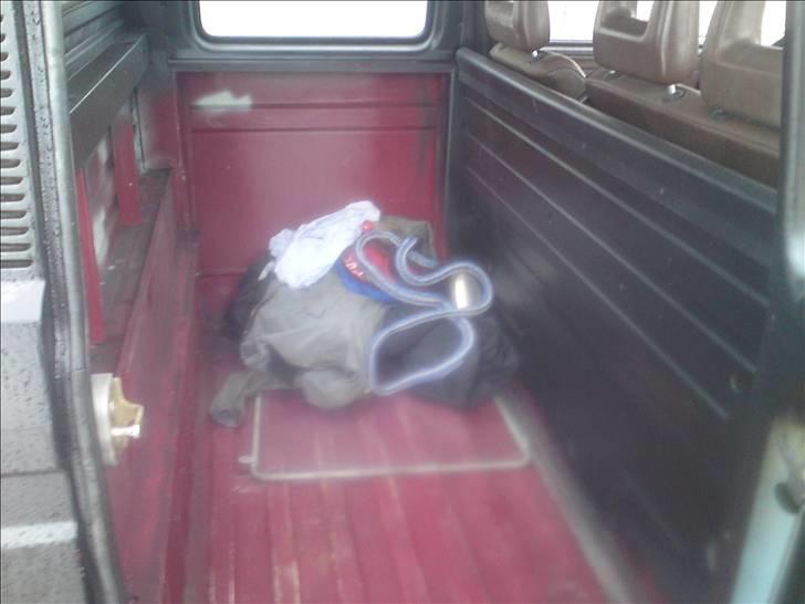 VW  T3 Knold og Tot Corp. - hullet bag sæderne perfekt sted til en lille Sub ;) billede 11
