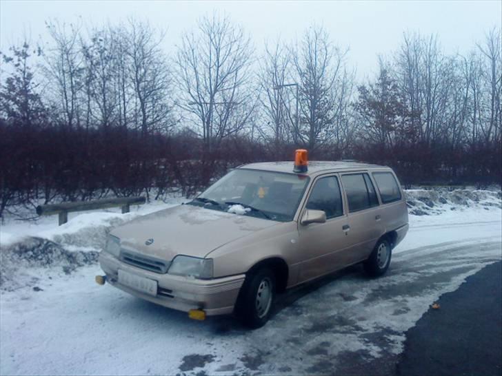 Opel Kadett E Caravan (solgt) billede 4