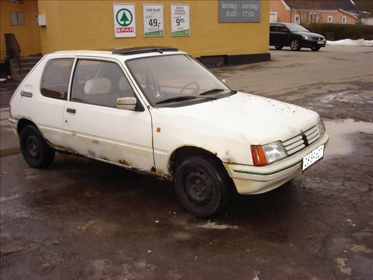 Peugeot 205 skroted billede 3
