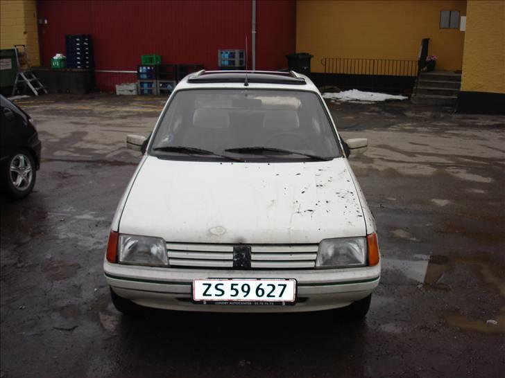 Peugeot 205 skroted billede 4