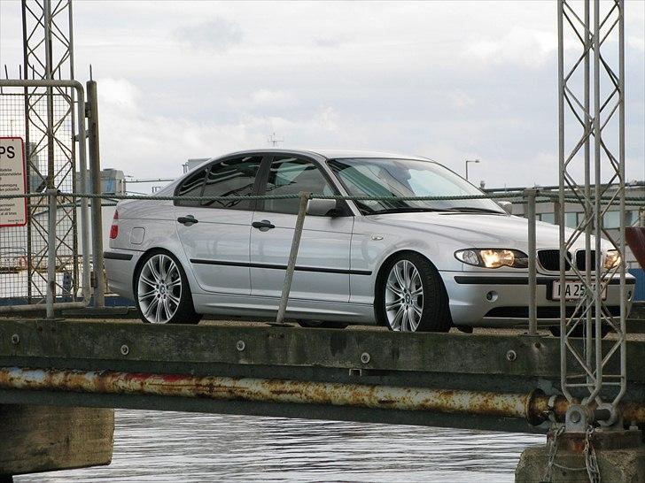 BMW E46 318d 4d billede 1