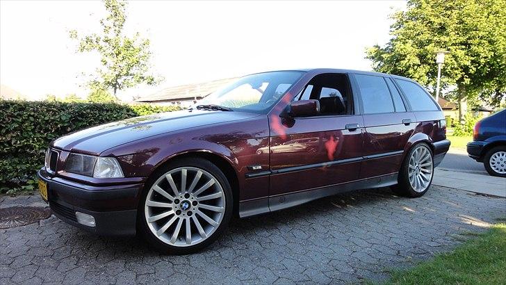 BMW 323i Touring Solgt - Nyeste billede billede 1