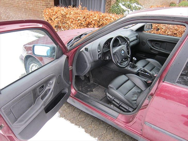 BMW 323i Touring Solgt billede 4