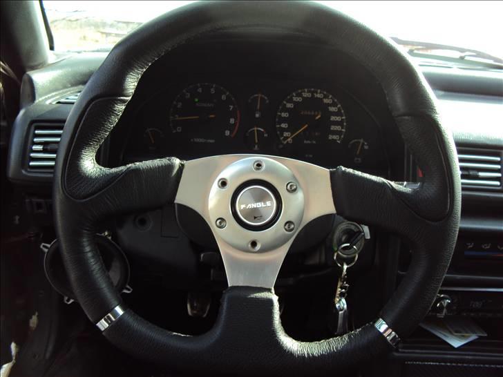 Toyota Celica - SOLGT - - et fint rat, men passer ikke sådan rigtig ind i kabinen sys jeg :) billede 13