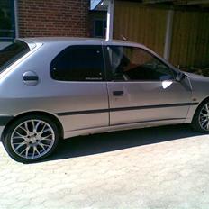 Peugeot 306    