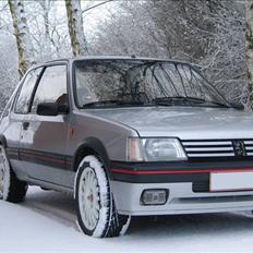 Peugeot 205 GTI 1.9 (solgt)