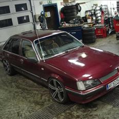 Opel Senator A2 "SOLGT"