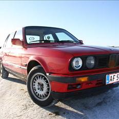 BMW e30 320i