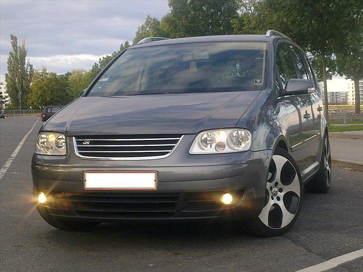 VW Touran TDI Highline - SÆLGES - I sommerdress billede 1