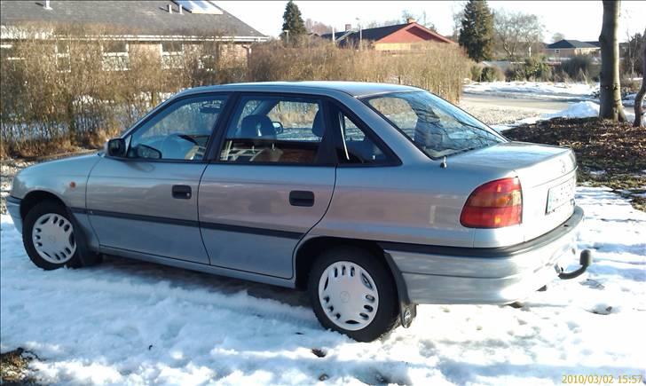 Opel Astra 1,6 I billede 4