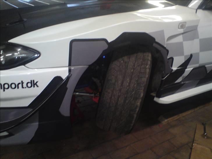 Nissan SILVIA S15 - Styreudslag med de nye Race hubs og justerbare nederste bærearme. Styrestop skal modificeres for yderligere styreudslag. billede 13