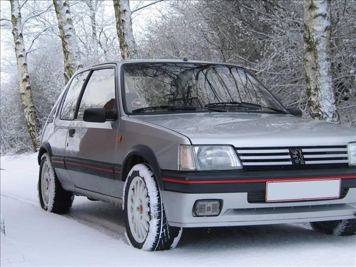 Peugeot 205 GTI 1.9 (solgt) billede 2