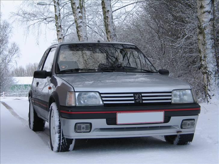 Peugeot 205 GTI 1.9 (solgt) billede 3