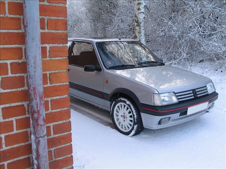 Peugeot 205 GTI 1.9 (solgt) billede 8