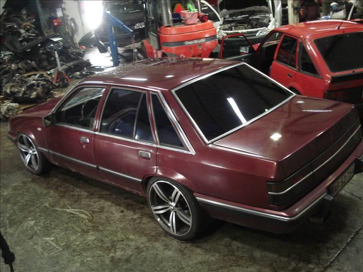 Opel Senator A2 "SOLGT" billede 3