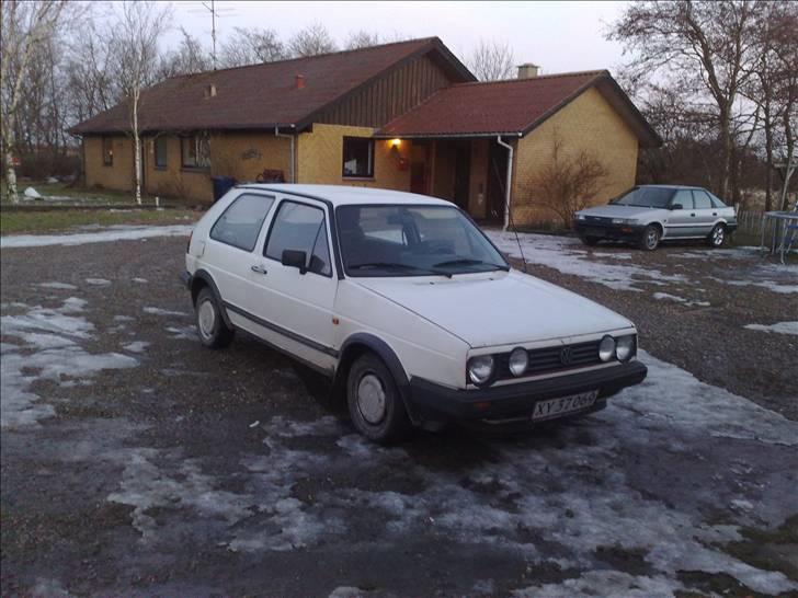 VW Golf2 1.6 Diesel - Efter kun 1½ dag som ejer,smadrede jeg stenpladen pga.stor klump is i vejsiden grr billede 4