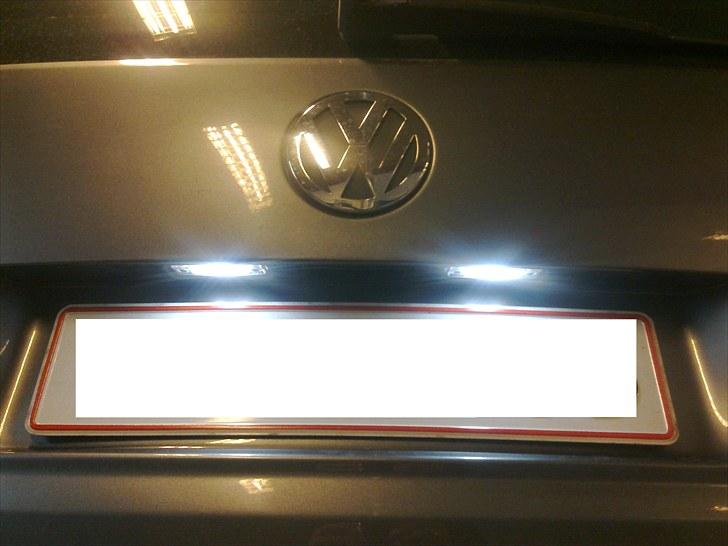 VW Touran TDI Highline - SÆLGES - LED nr.pladelys billede 5